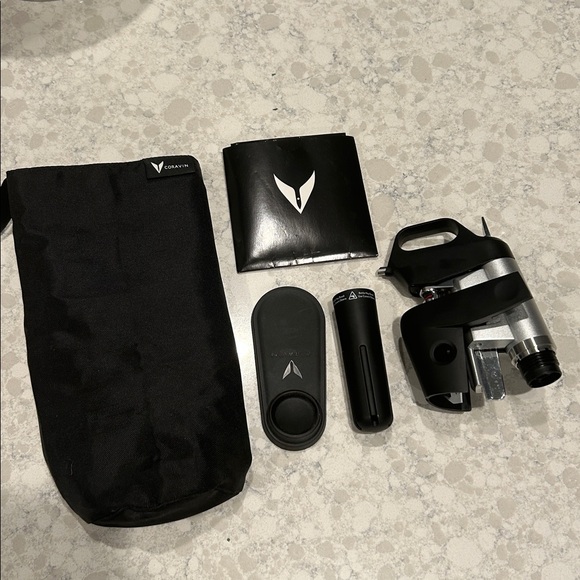 CORAVIN Williams-Sonoma Wine Aerator System - Picture 7 of 10